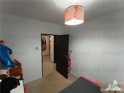 Apartament modern cu 4 camere, intr-un bloc reabilitat cu SU de 75mp, parter/4, zona OZANA, la 10 , 15 minute pietonal de statia de metrou 1 Dec 1918. - foto 12