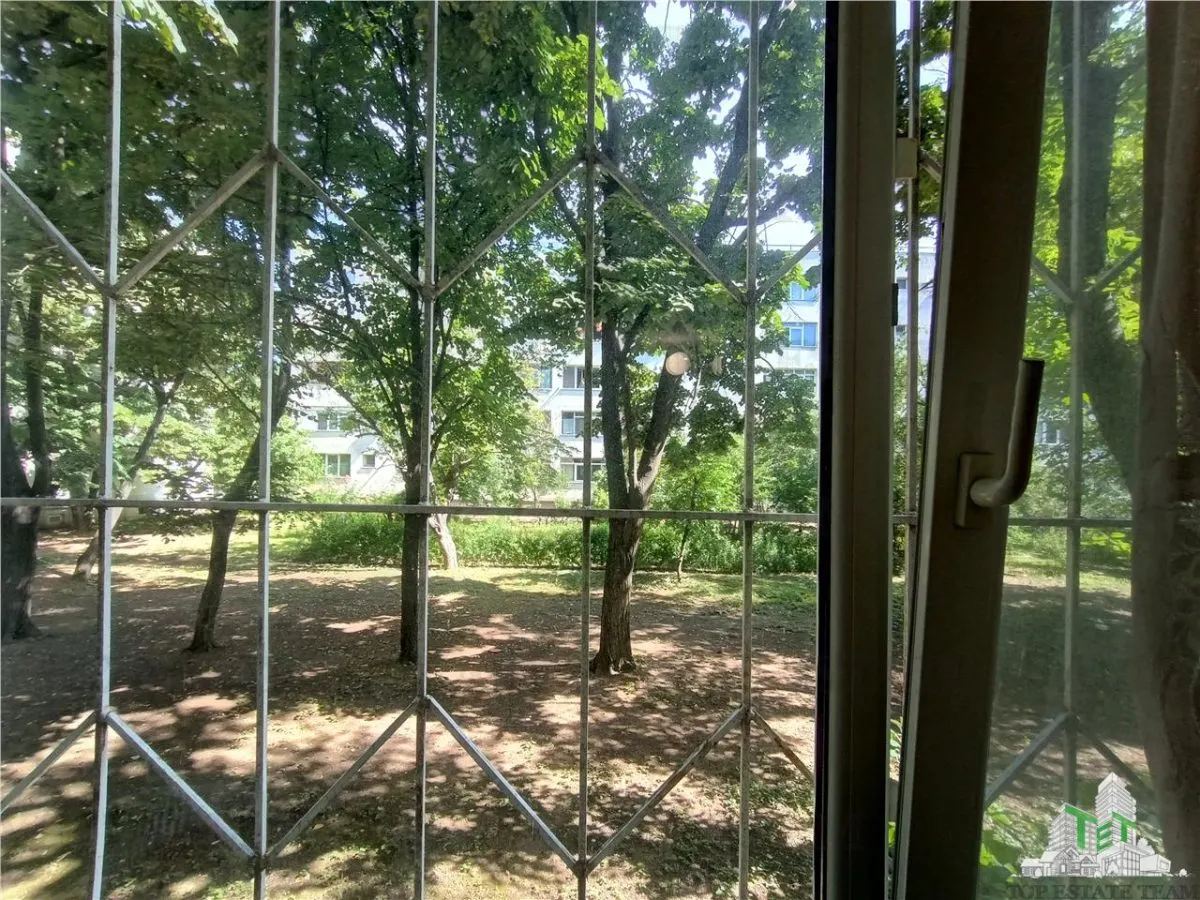 Apartament modern cu 4 camere, intr-un bloc reabilitat cu SU de 75mp, parter/4, zona OZANA, la 10 , 15 minute pietonal de statia de metrou 1 Dec 1918. - foto 20