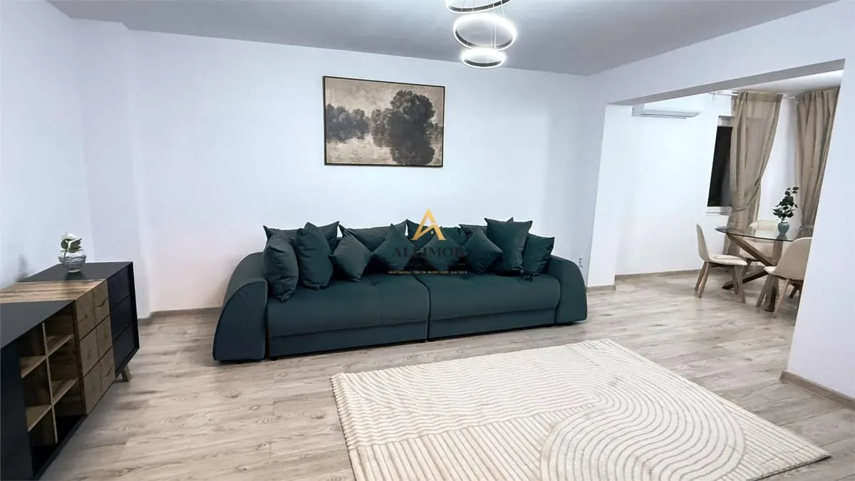 Apartament 3 camere in vila, zona centrala - foto 1