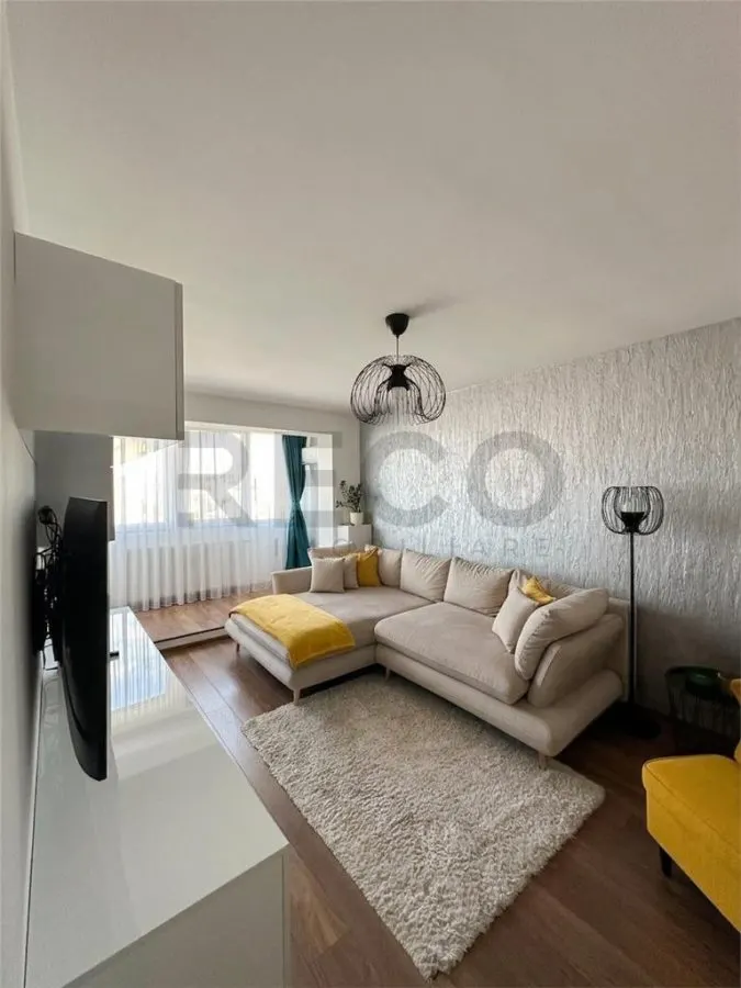 RECO Apartament 3 camere, zona Dacia, balcon, priveliste superba - foto 1