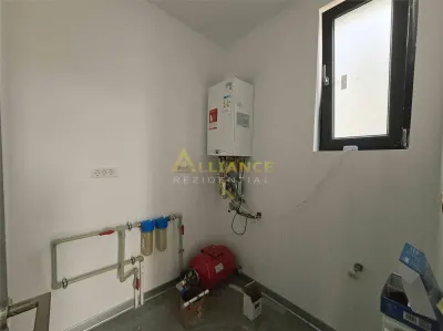 Casa - 444mp teren - 4 camere- camera tehnica- cartierul nou -154.990 euro - foto 8