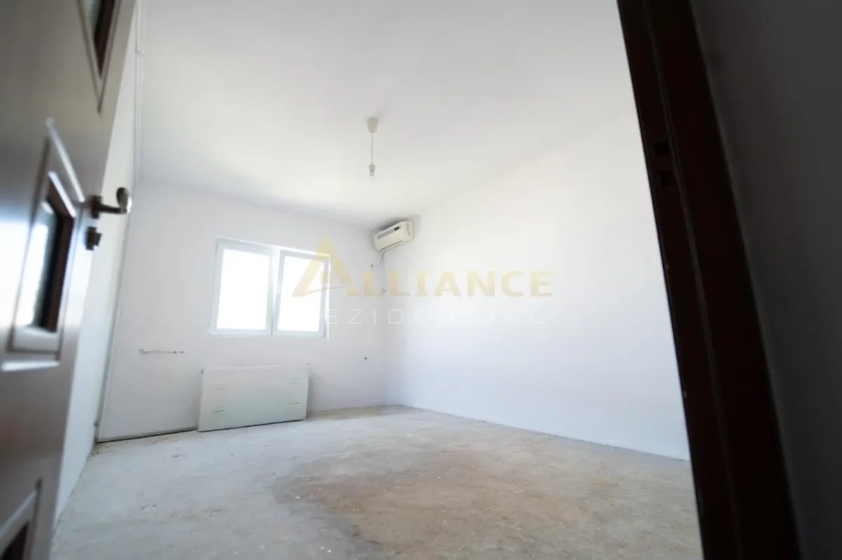 Garsoniera renovata | 26 mp | Sector 4 | Ideala pentru locuit sau investitie - foto 2