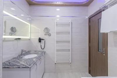 Apartament 2 camere | 2 bai | LUX | Parcare | Tractorul - foto 7