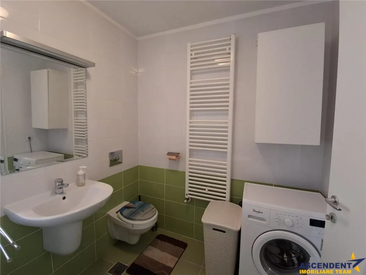Apartament 2 camere cu parcare si boxa, Top City, Tractorul Brasov - foto 4