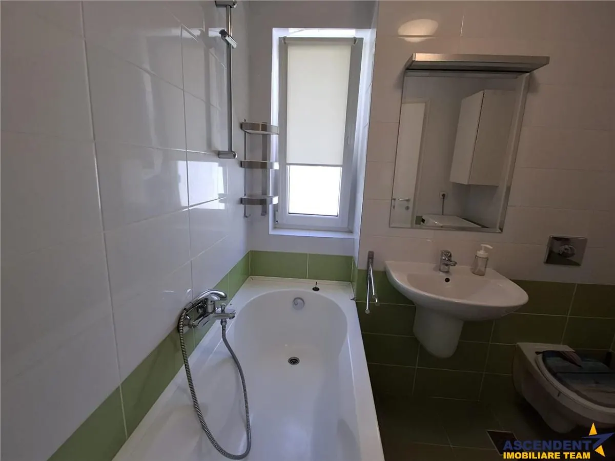 Apartament 2 camere cu parcare si boxa, Top City, Tractorul Brasov - foto 7
