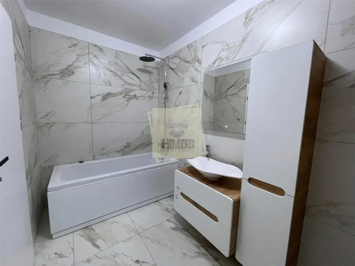 Apartament prima inchiriere 3 camere balcon si parcare Sibiu - foto 8