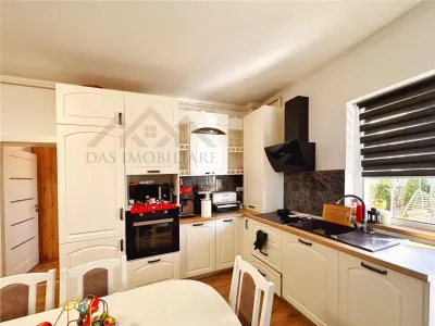 Apartament 3 camere, cu curte generoasa, zona Lamaitei - foto 8