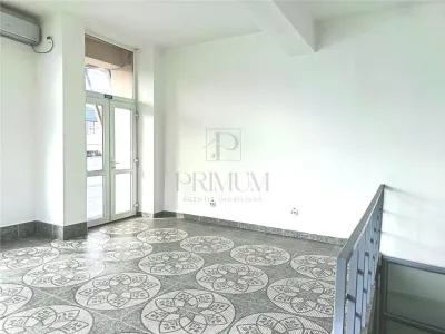 Spatiu comercial intrare din strada vitrina mare - Lipovei - foto 1