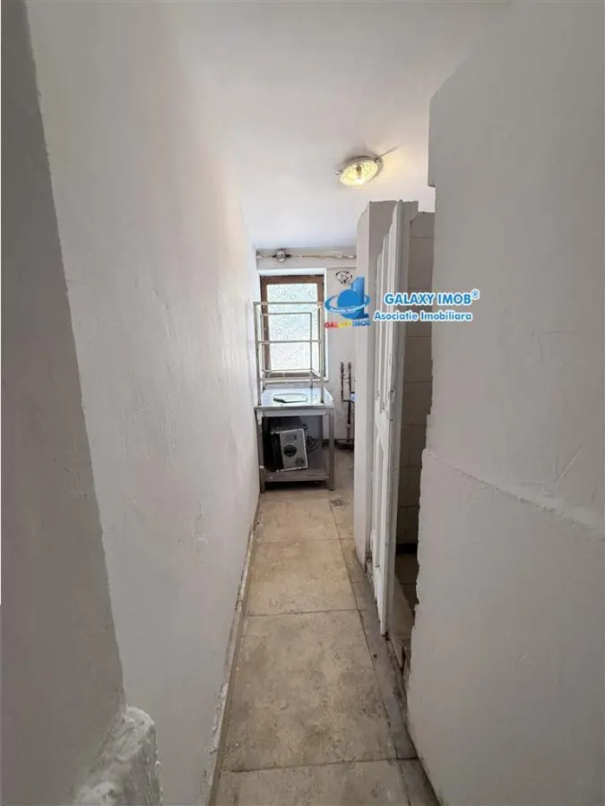 Vila interbelica reprezentativa de inchiriat Buzesti - foto 1