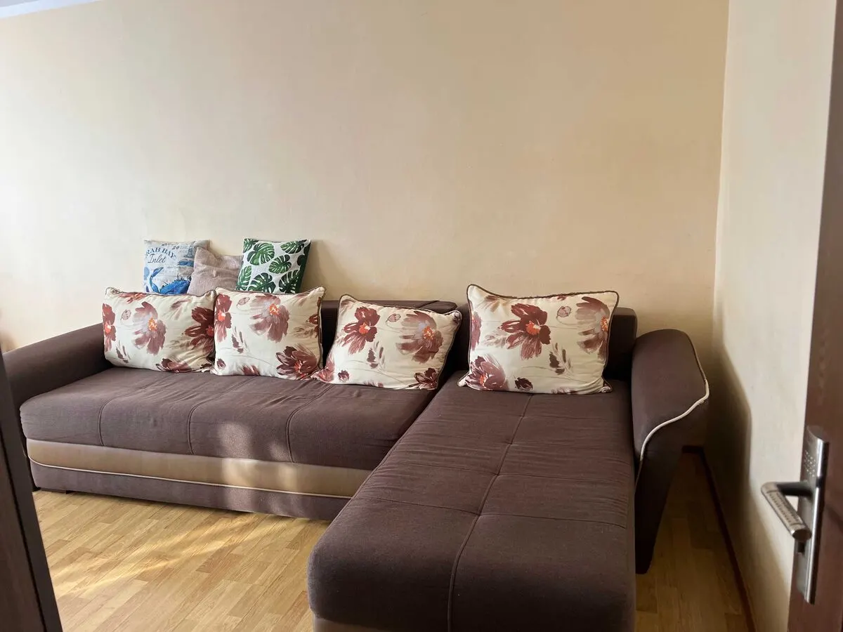 Inchiriez apartament 2 camere Nicolina 1 - foto 2