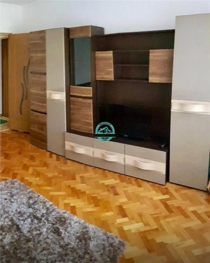 Inchiriez apartament 2 camere in Cornisa mobilat si utilat lux - foto 2