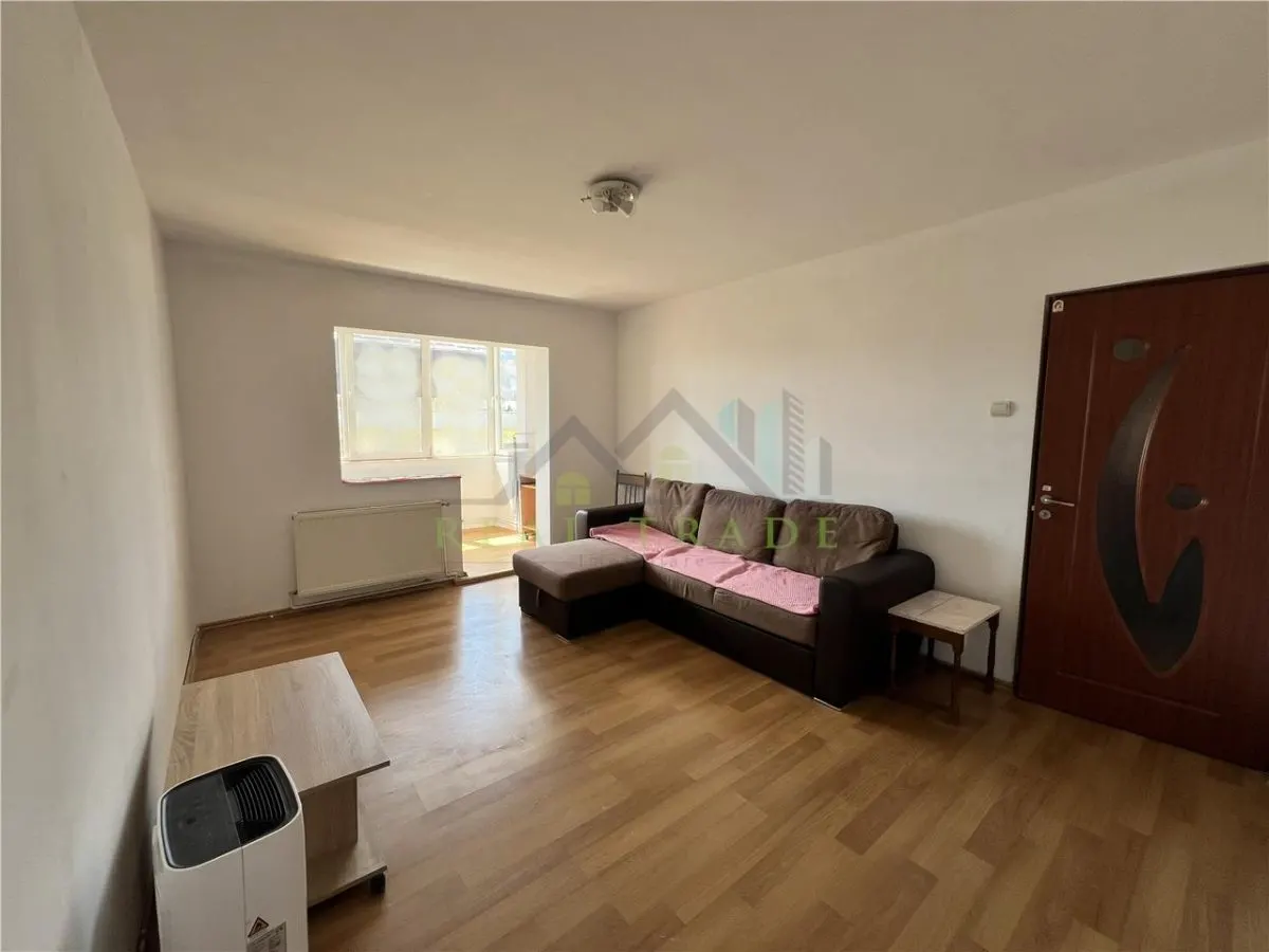 Apartament cu 3 camere decomandat, 2 bai Astra Carpatilor - foto 1