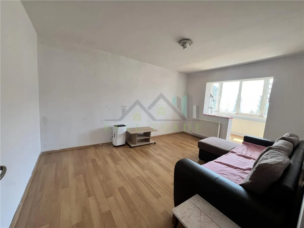 Apartament cu 3 camere decomandat, 2 bai Astra Carpatilor - foto 2