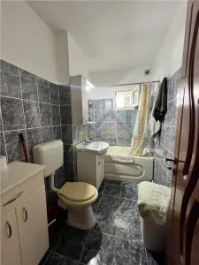 Apartament cu 3 camere decomandat, 2 bai Astra Carpatilor - foto 15