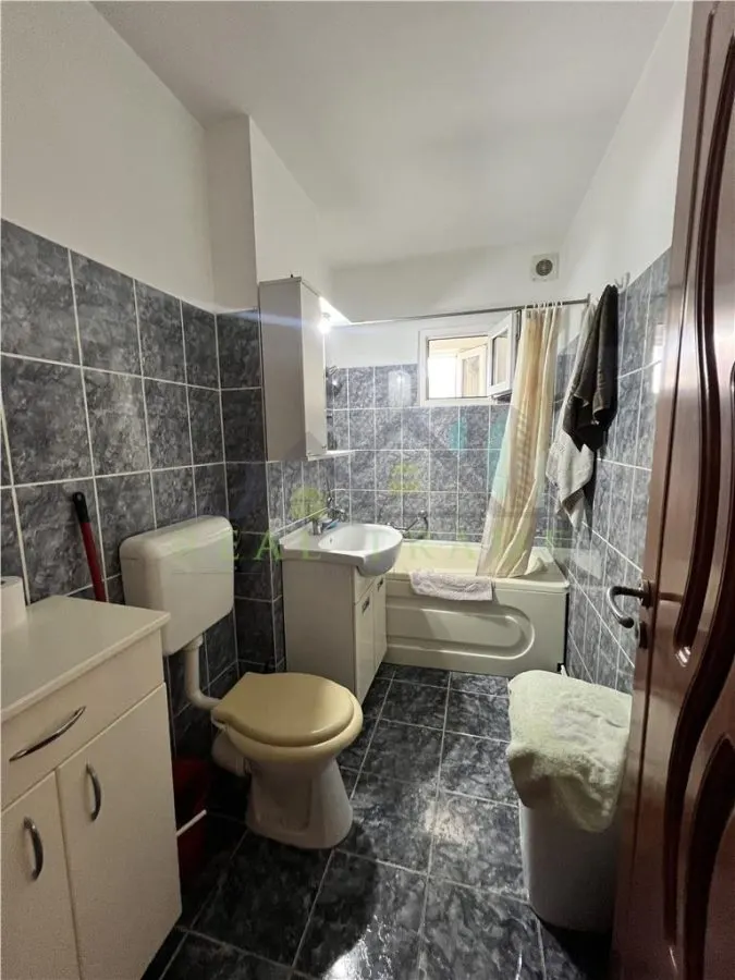 Apartament cu 3 camere decomandat, 2 bai Astra Carpatilor - foto 15