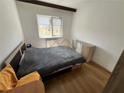 Apartament cu 3 camere decomandat, 2 bai Astra Carpatilor - foto 4