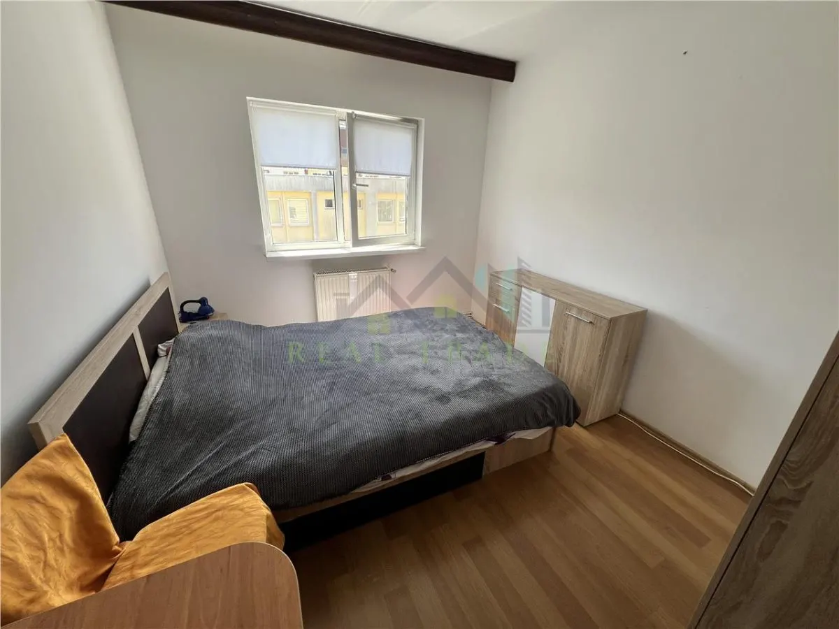 Apartament cu 3 camere decomandat, 2 bai Astra Carpatilor - foto 4