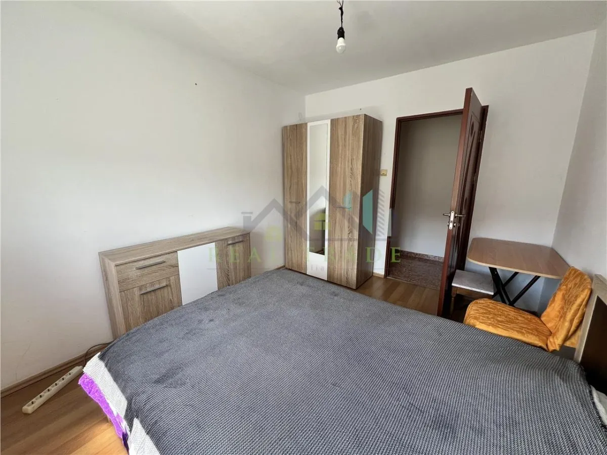 Apartament cu 3 camere decomandat, 2 bai Astra Carpatilor - foto 5