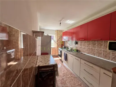 Apartament cu 3 camere decomandat, 2 bai Astra Carpatilor - foto 7