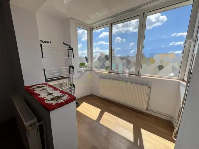 Apartament cu 3 camere decomandat, 2 bai Astra Carpatilor - foto 10