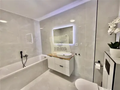 Penthouse de lux 84 mpu cu 3 camere 2 bai terasa 2 parcari - foto 11