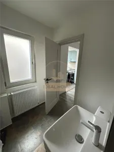 Apartament 2 camere Etaj 1 Renovat - foto 6