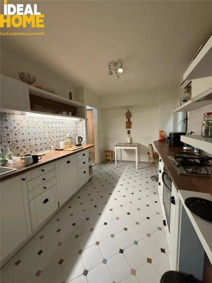 Apartament 3 camere Copou-Casa Armatei. Etaj 2 - foto 1