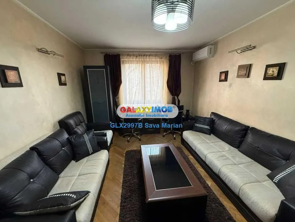 APARTAMENT 3 CAMERE DE VANZARE PIATA ROMANA - foto 1