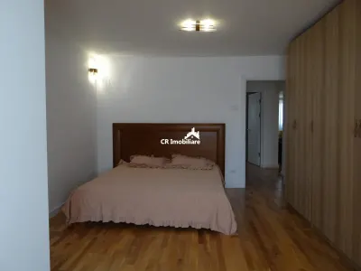 Apartamenr 3 camere  Decebal   Centrala Proprie - foto 8