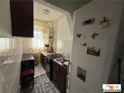 Apartament De Inchiriat Cetate Cu Loc De Parcare , Utilat si Mobilat Complet - foto 8