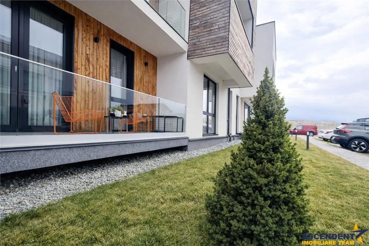 Rezidenta cu vibe de vacanta, mobilata, accesorizata cu terasa, boxa si parcare - foto 13