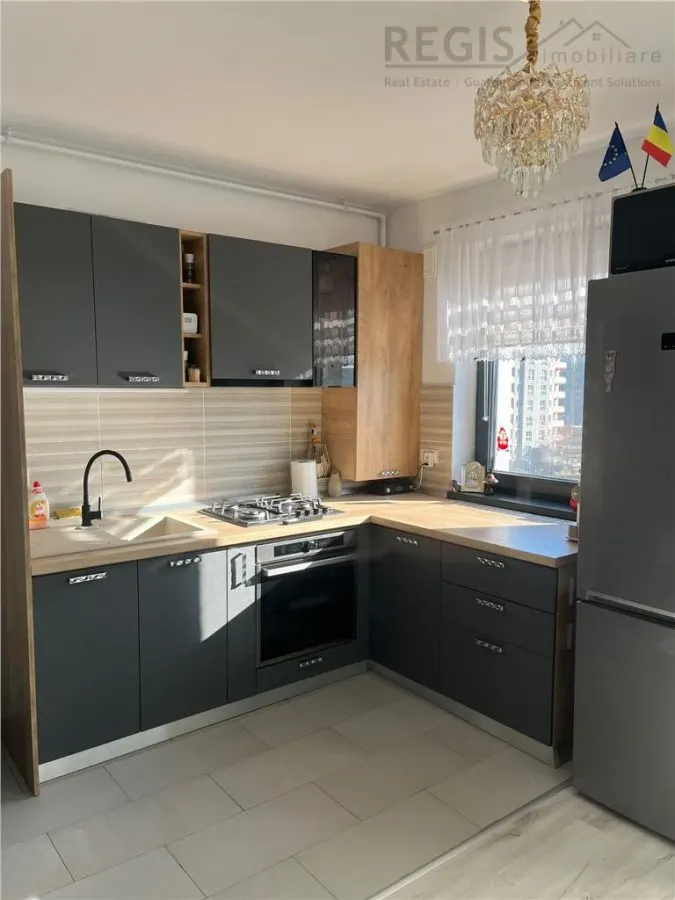 Apartament Lux prima inchiriere cu loc de parcare subteran Tractoru Coresi - foto 1