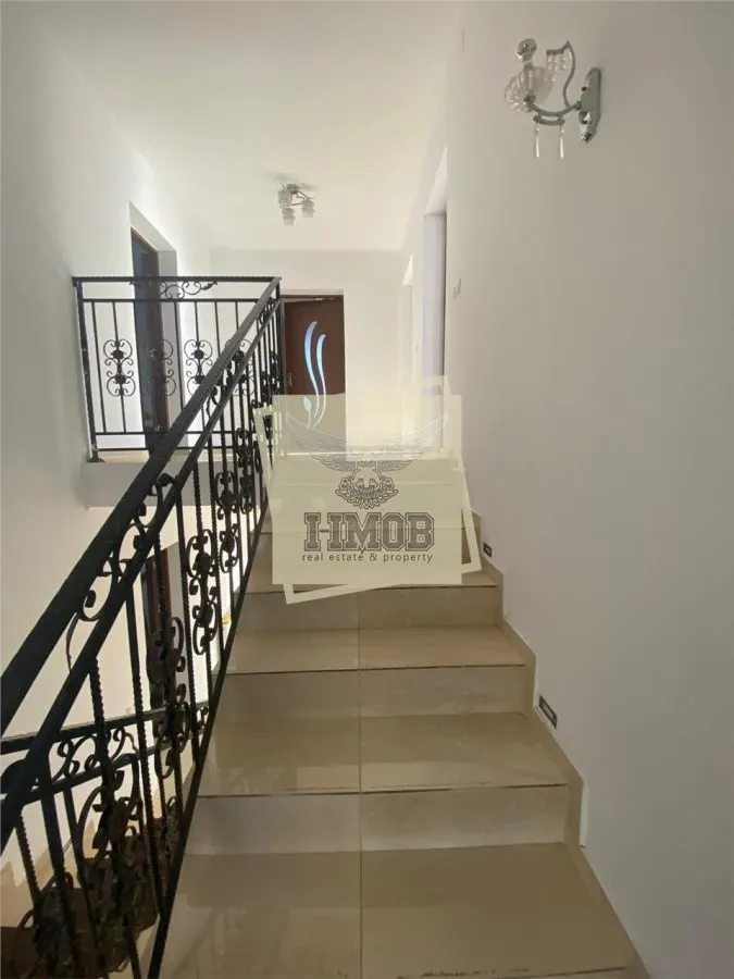 Casa 5 camere 2 bai balcon si 567 mp teren in Rasinari - foto 14