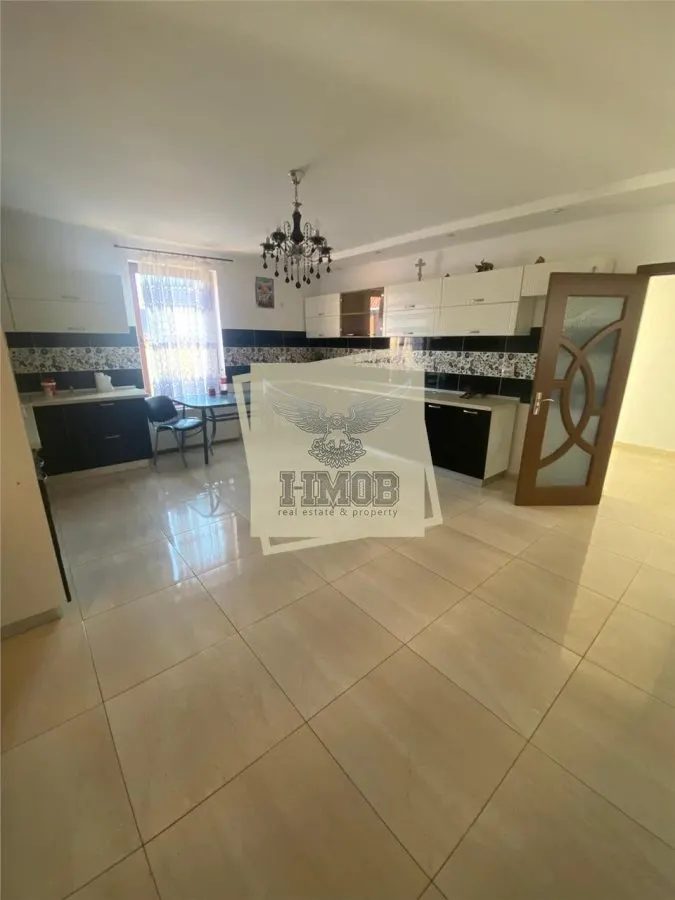 Casa 5 camere 2 bai balcon si 567 mp teren in Rasinari - foto 18