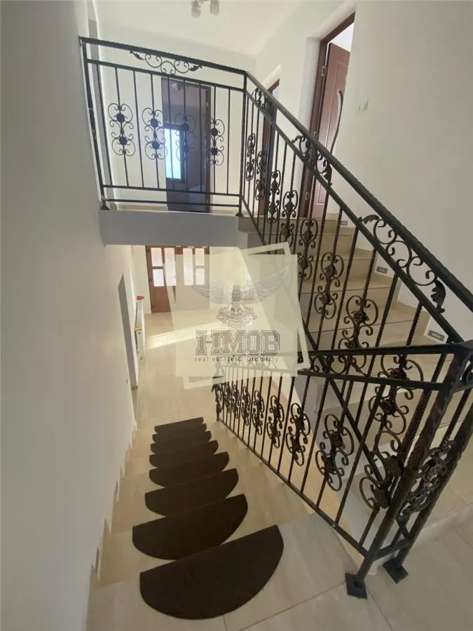 Casa 5 camere 2 bai balcon si 567 mp teren in Rasinari - foto 4