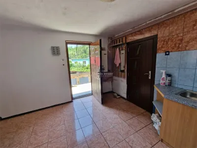 Resita Apartament Et.1 Curte Comuna - foto 2