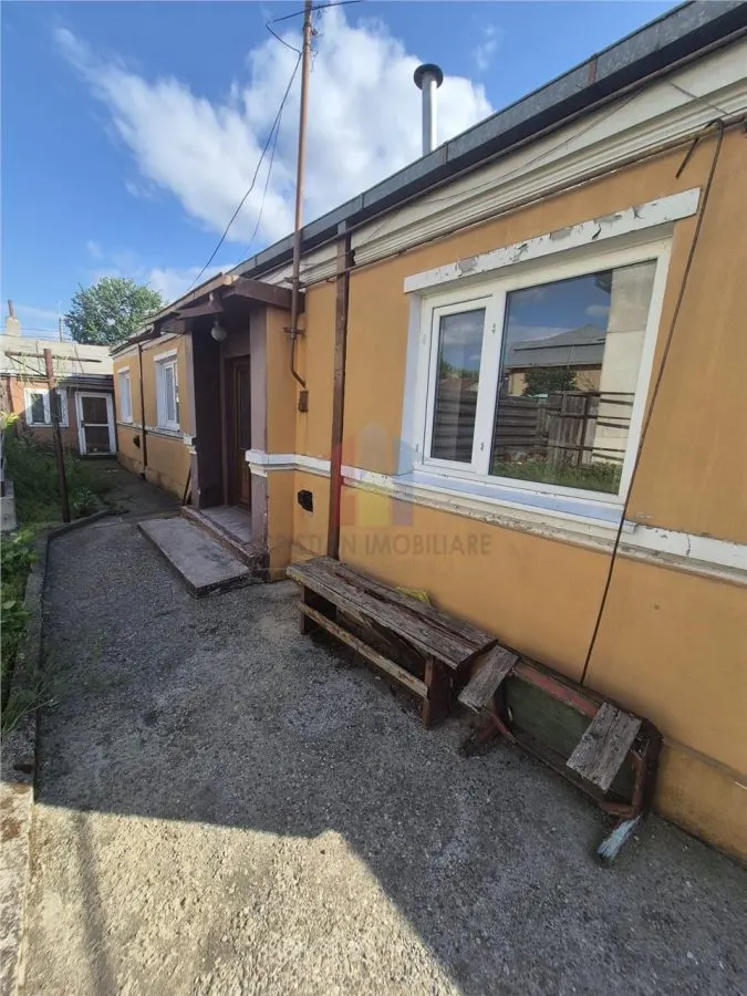 Casa 2 camere, teren 227 mp, deschidere 15 m, Islaz - Plantelor - foto 1
