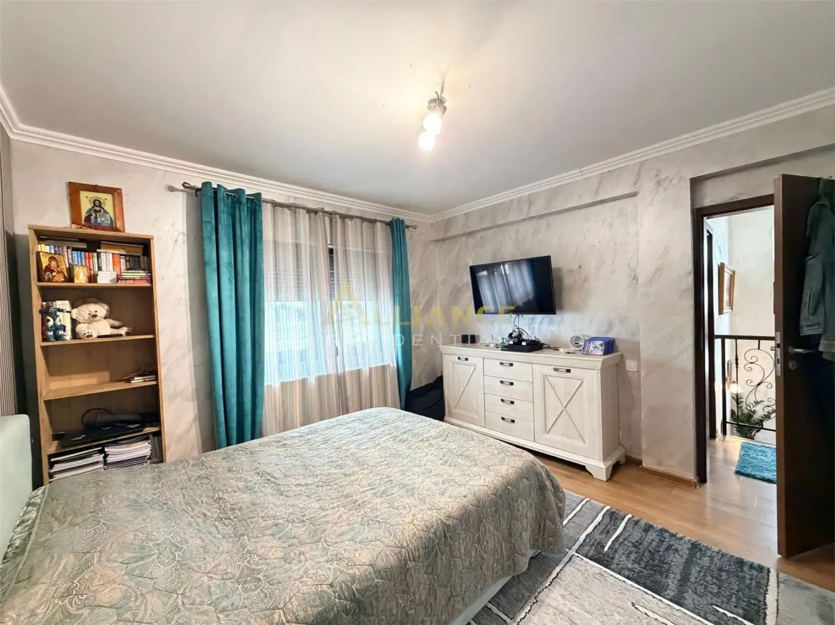 Vila mobilata si utilata-580mp teren- 300m de autobuz,scoala,gradinita - foto 8