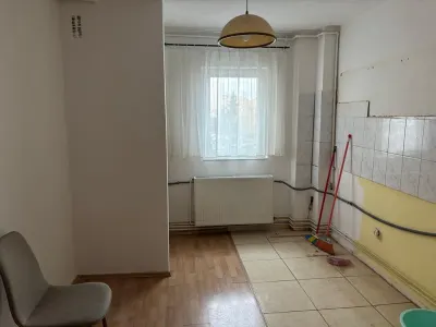 Apartament 2 camere decomandat etajul 1 zona Onix - foto 4