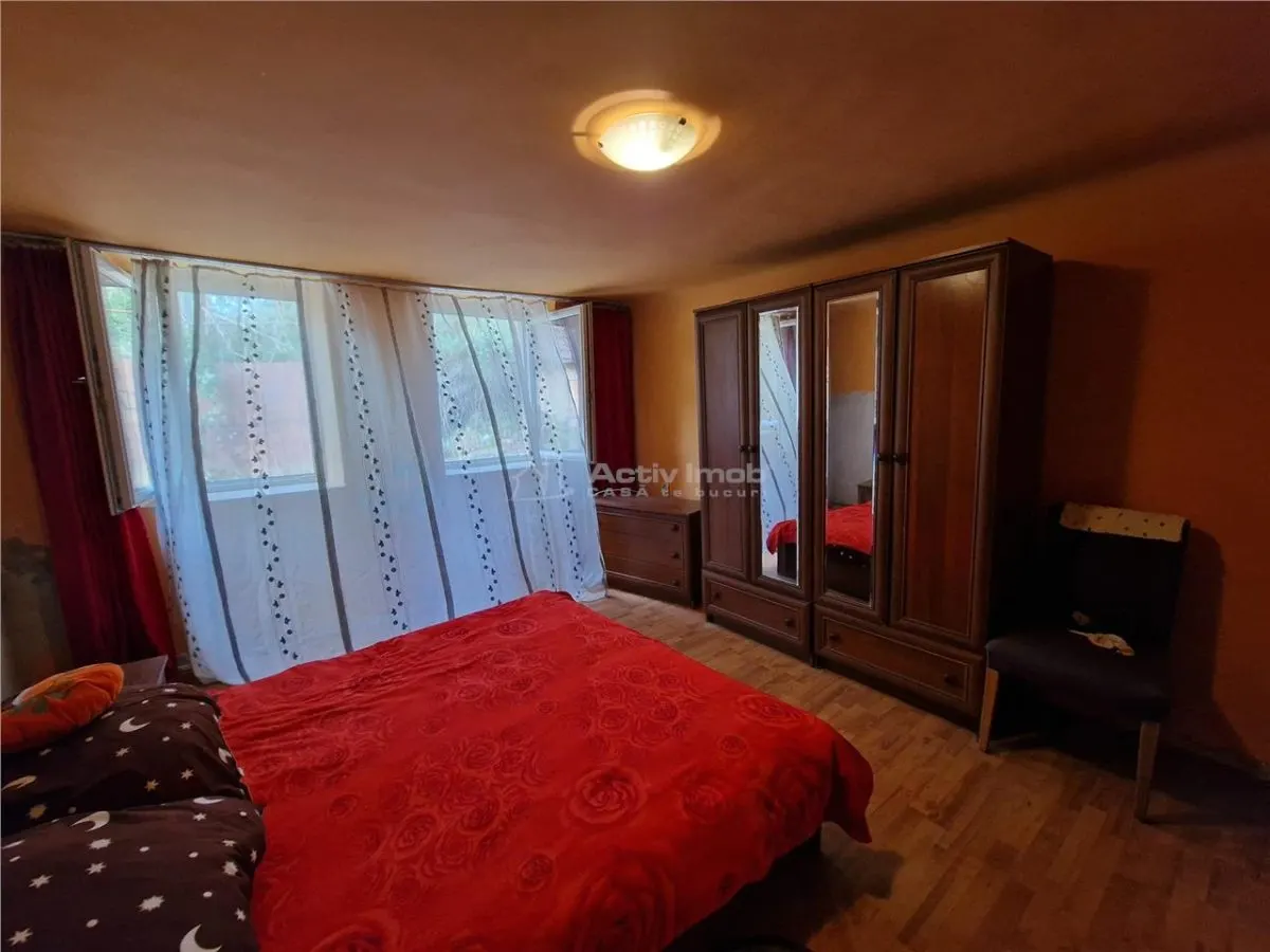 Resita Casa 10 Camere Zona Muncitoresc - foto 5
