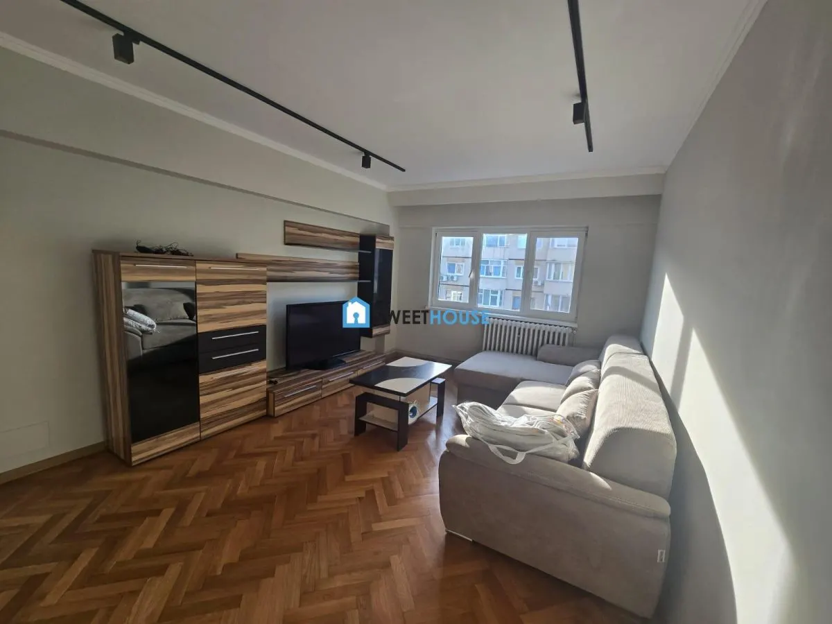 Apartament cu 3 camere de inchiriat in Fagaras zona centrala - foto 1