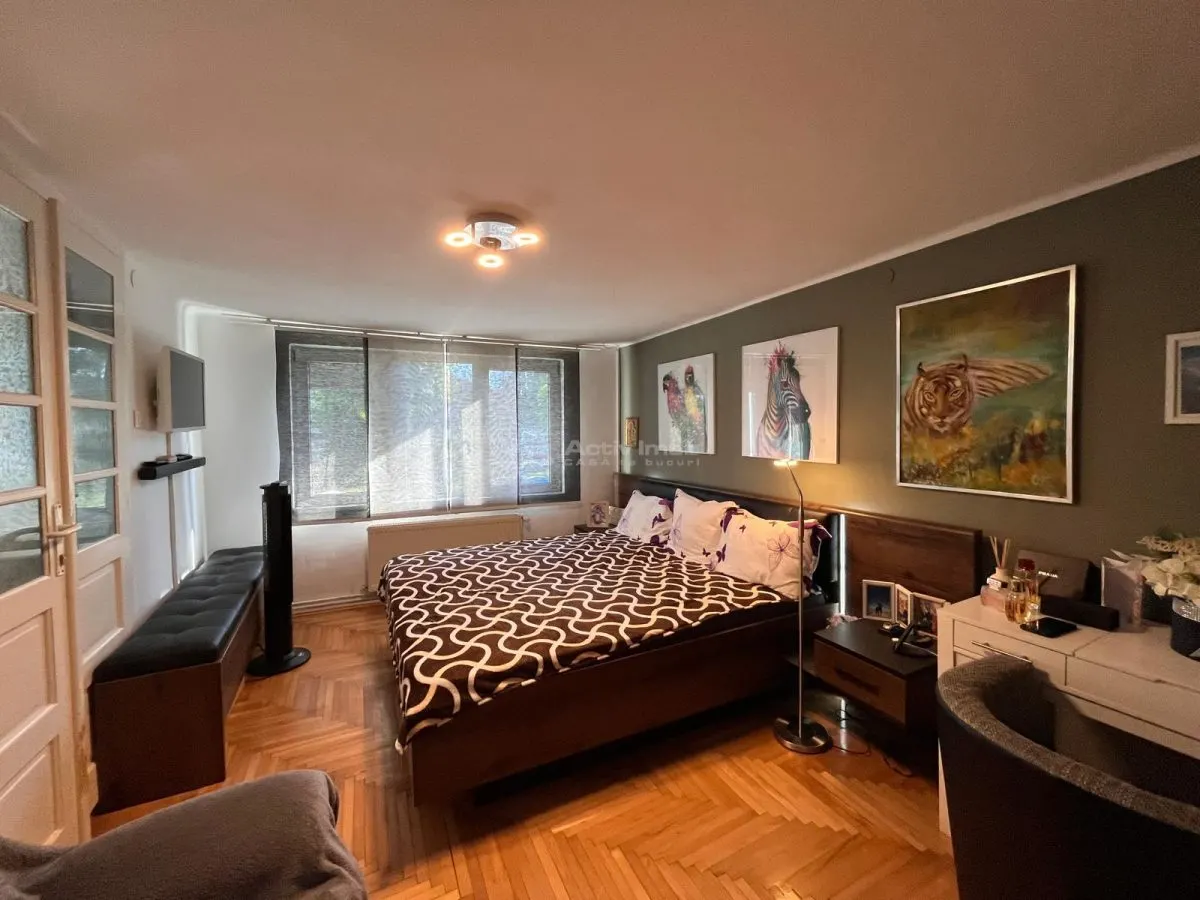 Lugoj,  Vila de Vis Cu Piscina, 440 Mp. Construiti, 820 Mp. Teren - foto 12