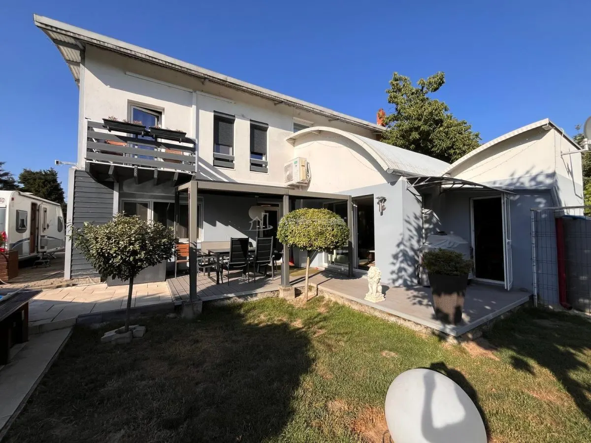 Lugoj,  Vila de Vis Cu Piscina, 440 Mp. Construiti, 820 Mp. Teren - foto 23