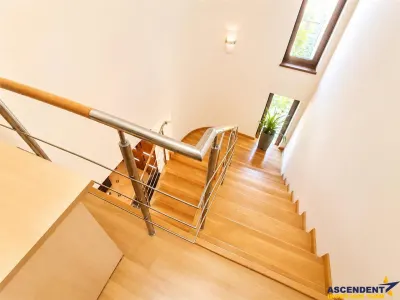 Refugiu exclusivist in Stupini: Rafinament in vila, inconjurata de teren 1.550 mp - foto 9