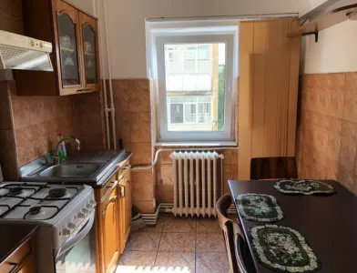 Apartament 3 Camere Decomanadat Pacurari - 550 euro - foto 3