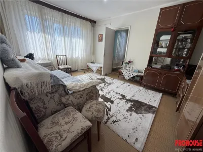 Apartament 2 camere, Mioritei (Slanicului), etaj 4/4, acoperis sarpanta. - Bacau