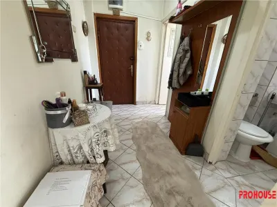 Apartament 2 camere, Mioritei (Slanicului), etaj 4/4, acoperis sarpanta. - foto 7
