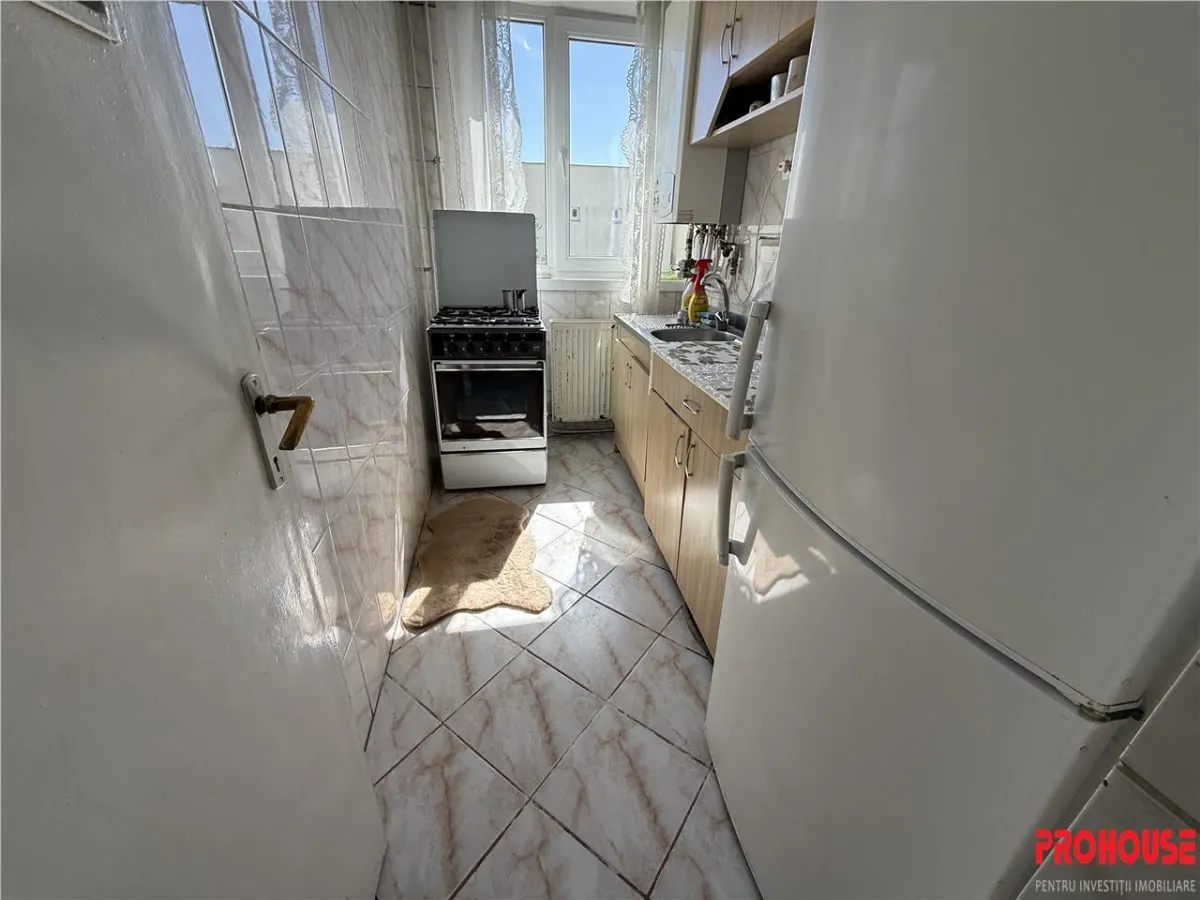 Apartament 2 camere, Mioritei (Slanicului), etaj 4/4, acoperis sarpanta. - foto 8