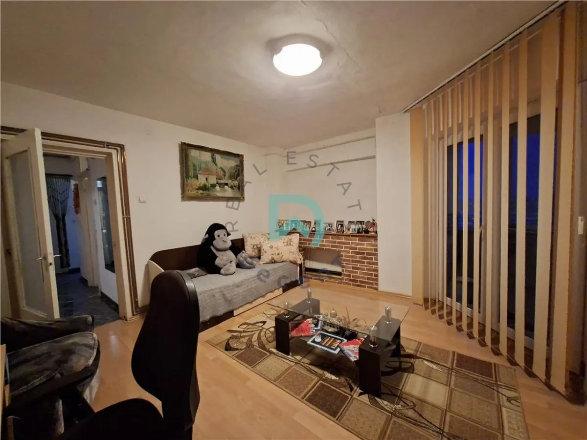Apartament 3 camere Judetean, Brasov - foto 1