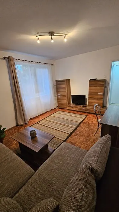 Apartament 2 Camere Centrul Civic Brasov  - AFI cu loc de Parcare - foto 1